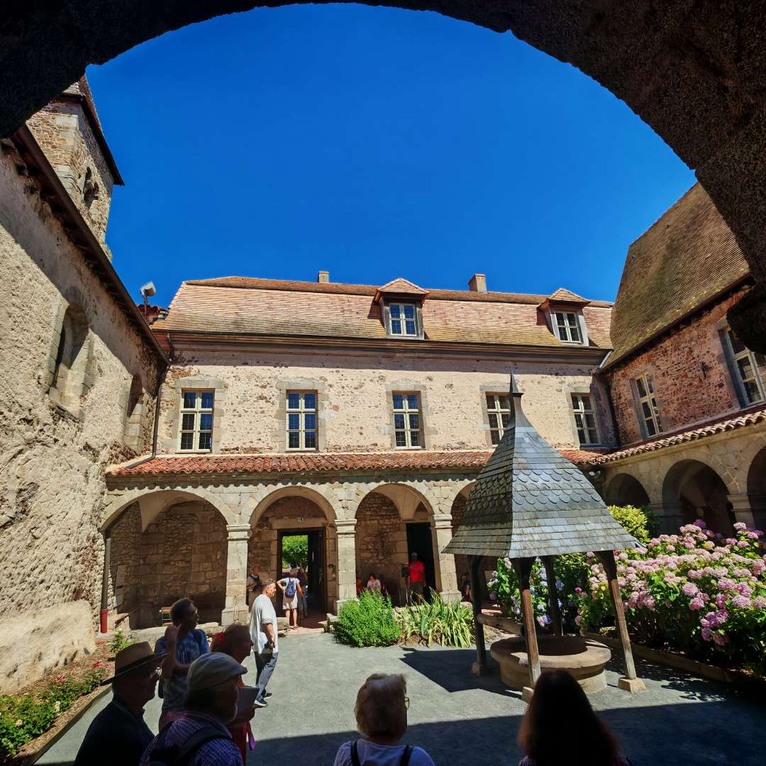 Le cloitre de Pommiers